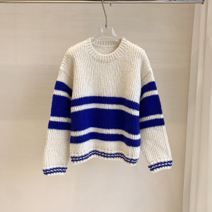 블루 스트라이프 니트 스웨터