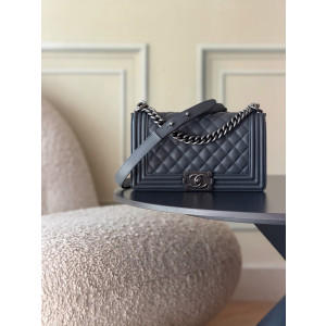 CHANEL 르보이 클래식 숄더백