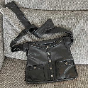 블랙 레더 크로스백